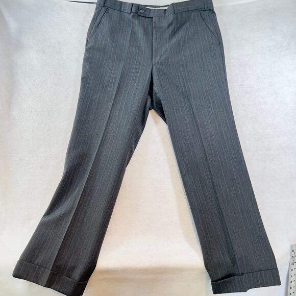 2-Piece Suit Guild-Hall Clothes Men's 42R VINTAGE Grey/ Blue Pin Stripe - Picture 3 of 16